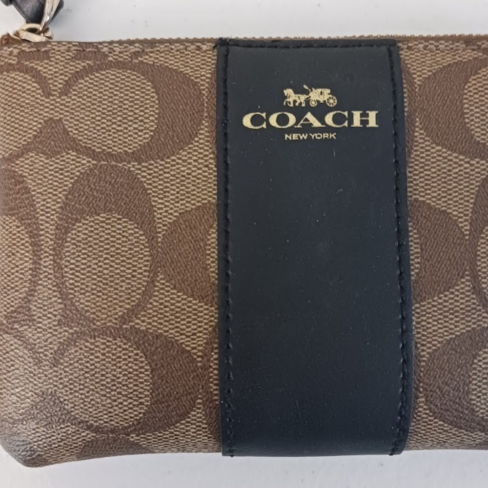 Coach Corner Zip Wristlet In Signature Canvas Gold / Khaki / Black, USED - Picture 2 of 4